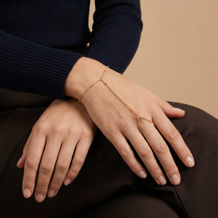 Qalbiya Nura Hand Chain