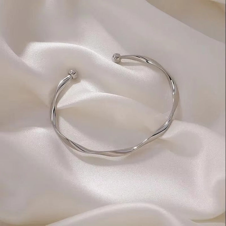 Qalbiya Nourae Bangle