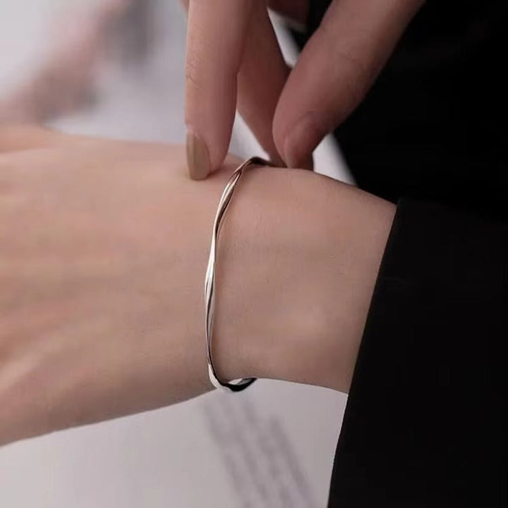 Qalbiya Nourae Bangle